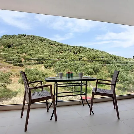 Apartment Dionysia S6 *